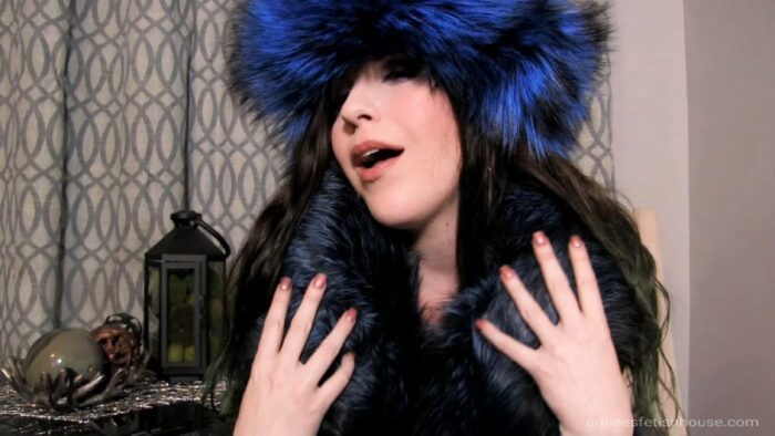 Madame Amiee Cambridge In Scene: Real Fur Is So Much Better - AMIEES FETISH HOUSE / AMIEEXXX - FULL HD/1080p/MP4