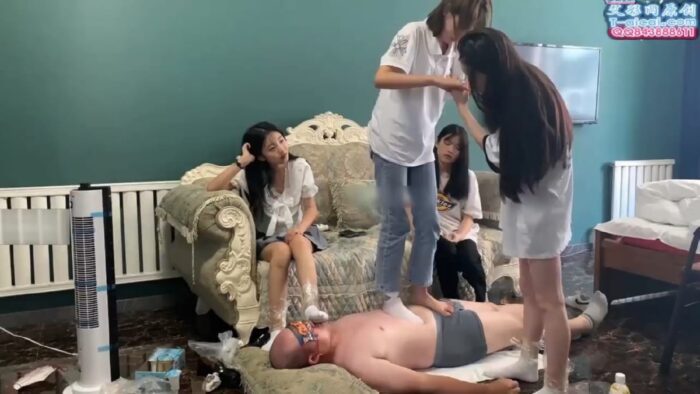 White Socks And Bare Feet Trampling Humiliation - CHINESE FEMDOM - HD/720p/MP4