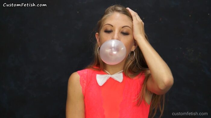 Julies Bubble Gum Debut - CUSTOMFETISH / AARON CF - HD/720p/MP4