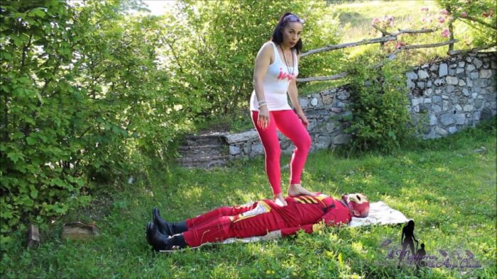 Padrona Claudia In Scene: Today We Are Doing Some Trampling In The Open Air - XCLAUDIADOMINAX - FULL HD/1080p/MP4