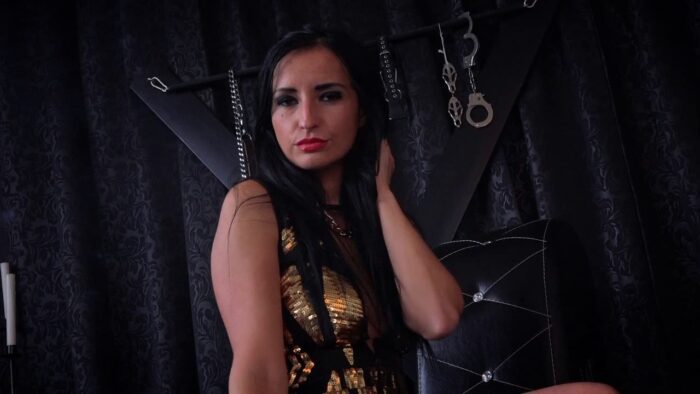 Lady Amira - Elegant Smoking - FEMDOMFOTO - HD/720p/MP4