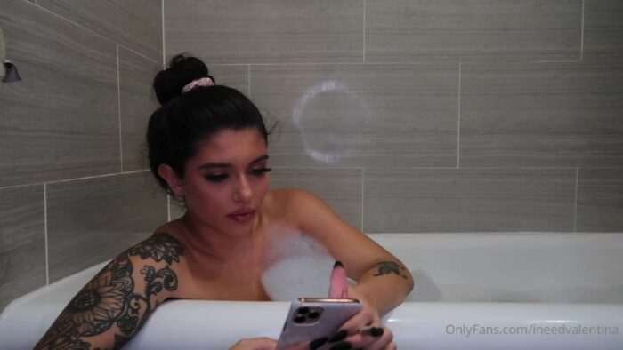 Valentina Fox In Scene: Ignored While I Relax And Smoke In The Bath - INEEDVALENTINA - FULL HD/1080p/MP4