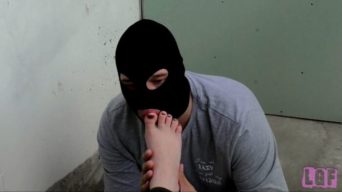 Nataly - Foot Worship On The Balcony - LICKING GIRLS FEET - FULL HD/1080p/MP4