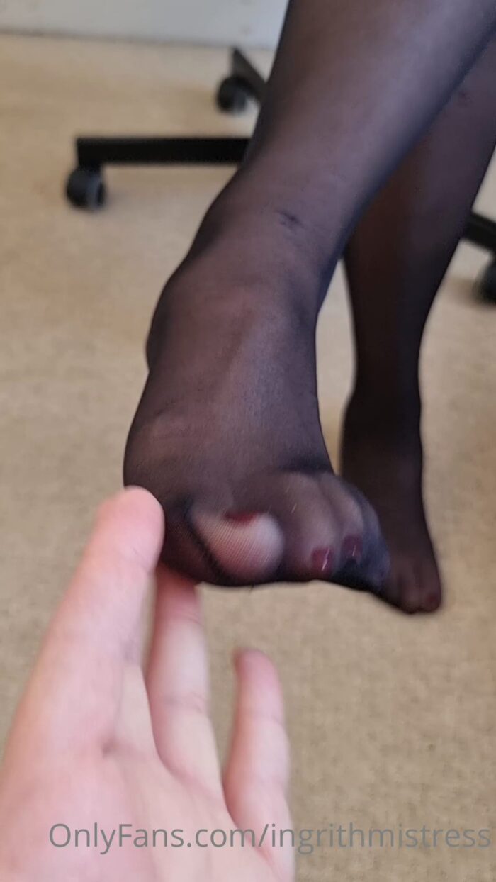 Feet And Legs Worship In Nylons (Pov) - MISTRESS INGRITH - FULL HD/1920p/MP4