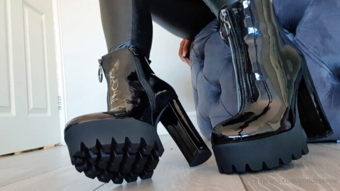 Goddess Evie In Scene: My Black Shiny Ankle Boots Are So Hot, Aren't They - MISSEVIELOCK - FULL HD/1080p/MP4