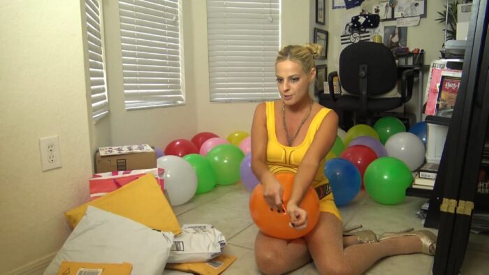 Roxie Rae's Birthday Vna Show - ROXIE RAE - FULL HD/1080p/MP4