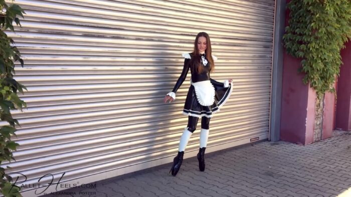 Latex Maid Outdoor - LATEXPERIENT - FULL HD/1080p/MP4