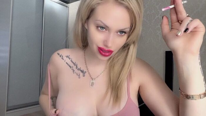 The Goldy Rush In Scene: You Cant Resist My Red Big Smoking Lips - MISTRESS MISHA GOLDY / RUSSIANBEAUTY - SD/480p/MP4