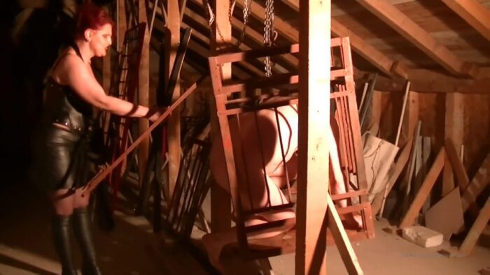 Mistress Andreea And Her Slave Locked In Cage - GODDESS ANDREEA / MISTRESS ANDREEA - FULL HD/1080p/MP4