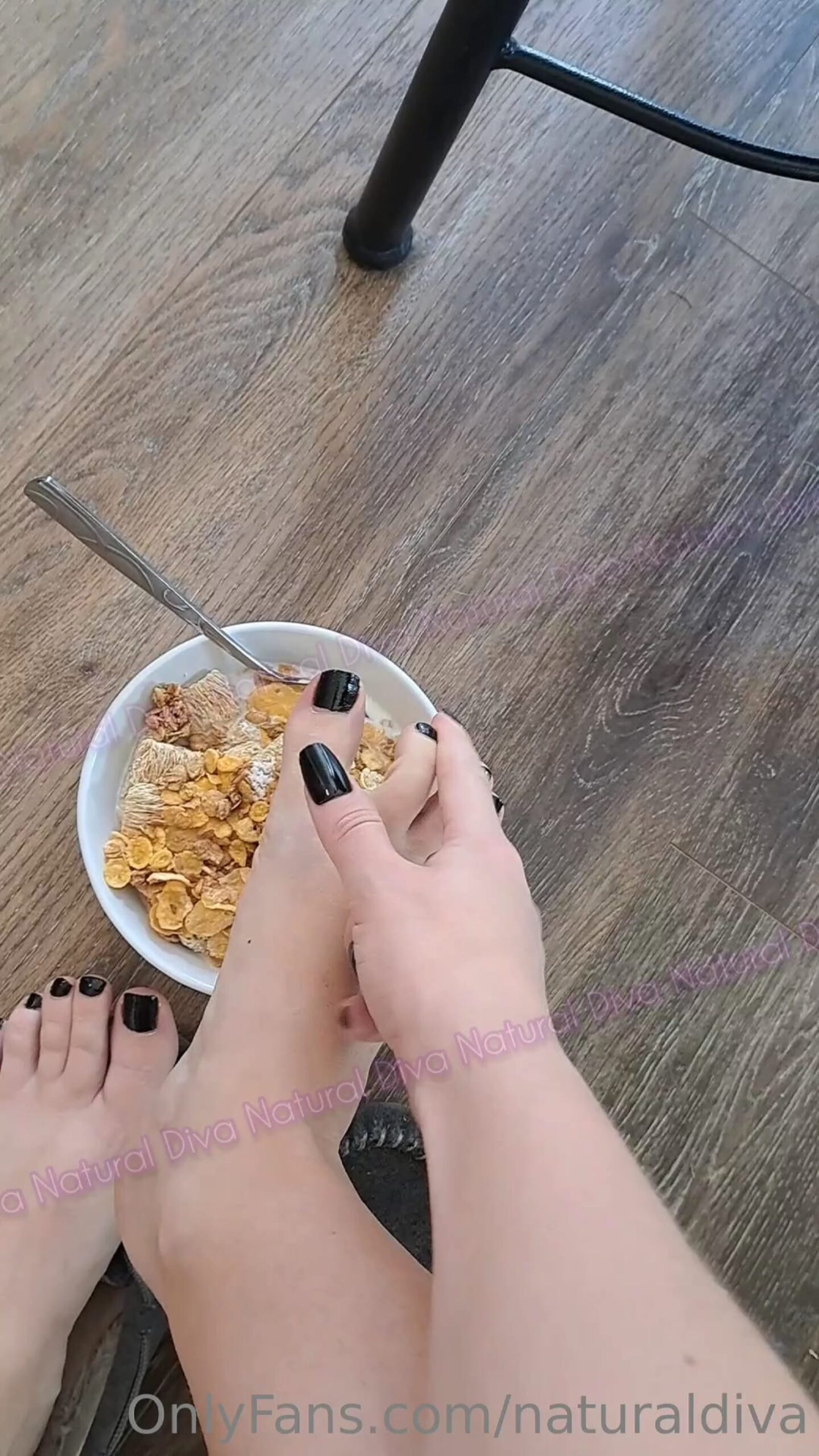 If You Knew I Did This To Your Cereal Would You Eat It Anyway - NATURAL DIVA - FULL HD/1920p/MP4