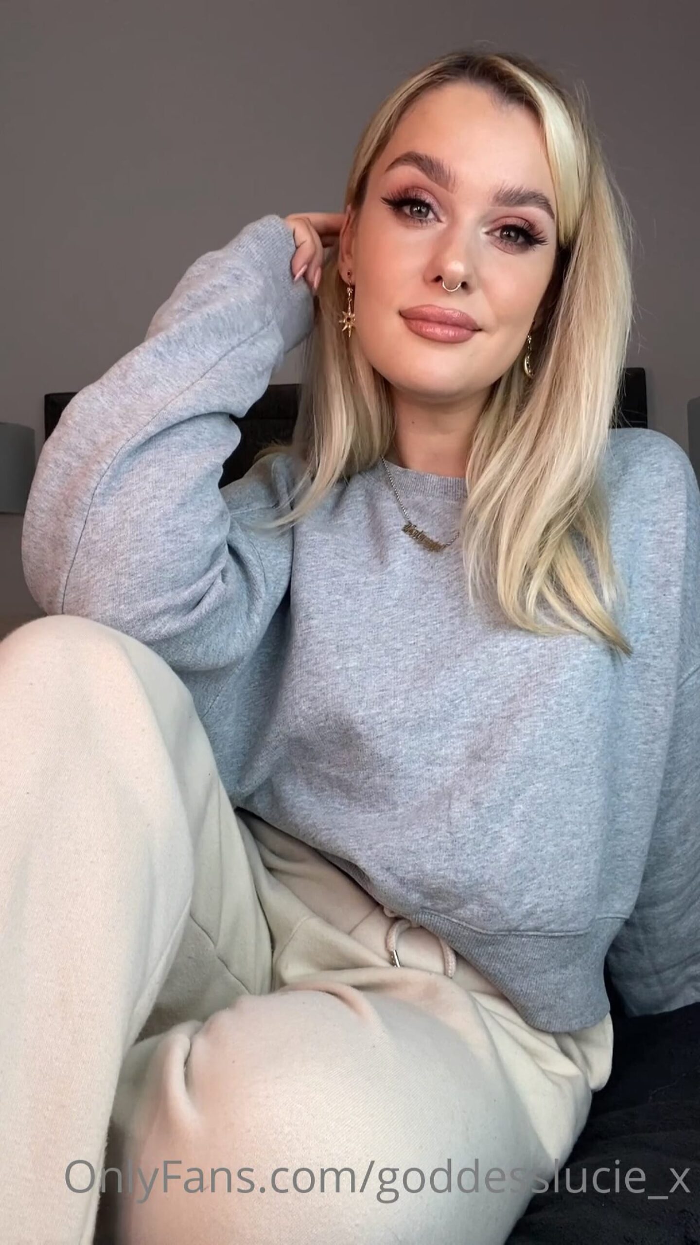 Casual To Start New Years Day - GODDESS LUCIE - FULL HD/1920p/MP4