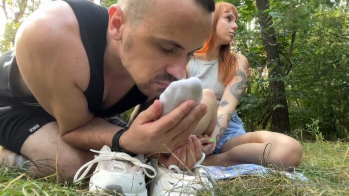Goddess Kira In Scene: He Worships My Feet Even In A Public Park - LIFESTYLE FEMDOM - FULL HD/1080p/MP4