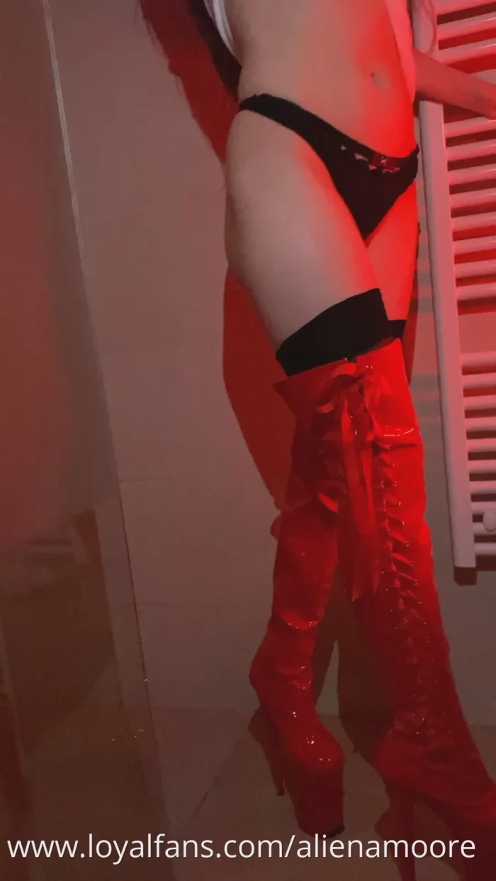 Take A Shower In Red Shiny Boots - ALIENA MOORE - MP4