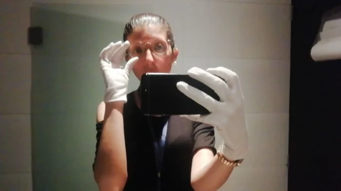 I Go To Work In My Short White Gloves Blog With Arlequin - ARLEQUIN - MP4