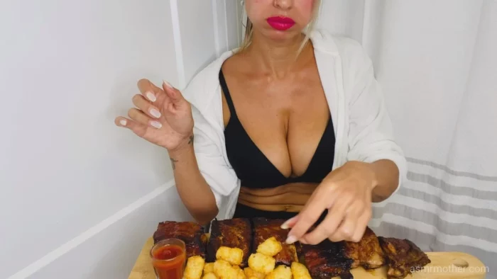 Full Rack Of Ribs Tater Tot Stuffing Lots Of Bulb Pumps - ASMR MOTHER - MP4