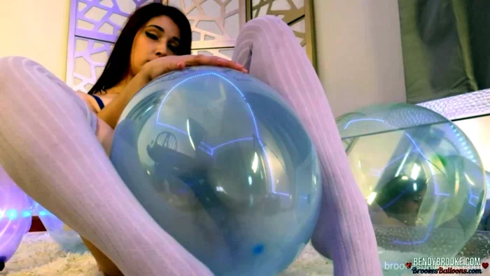 Soap Blue Belbal Blow To Pop And Masturbating - BROOKESBALLOONS / BENDY BROOKE - MP4