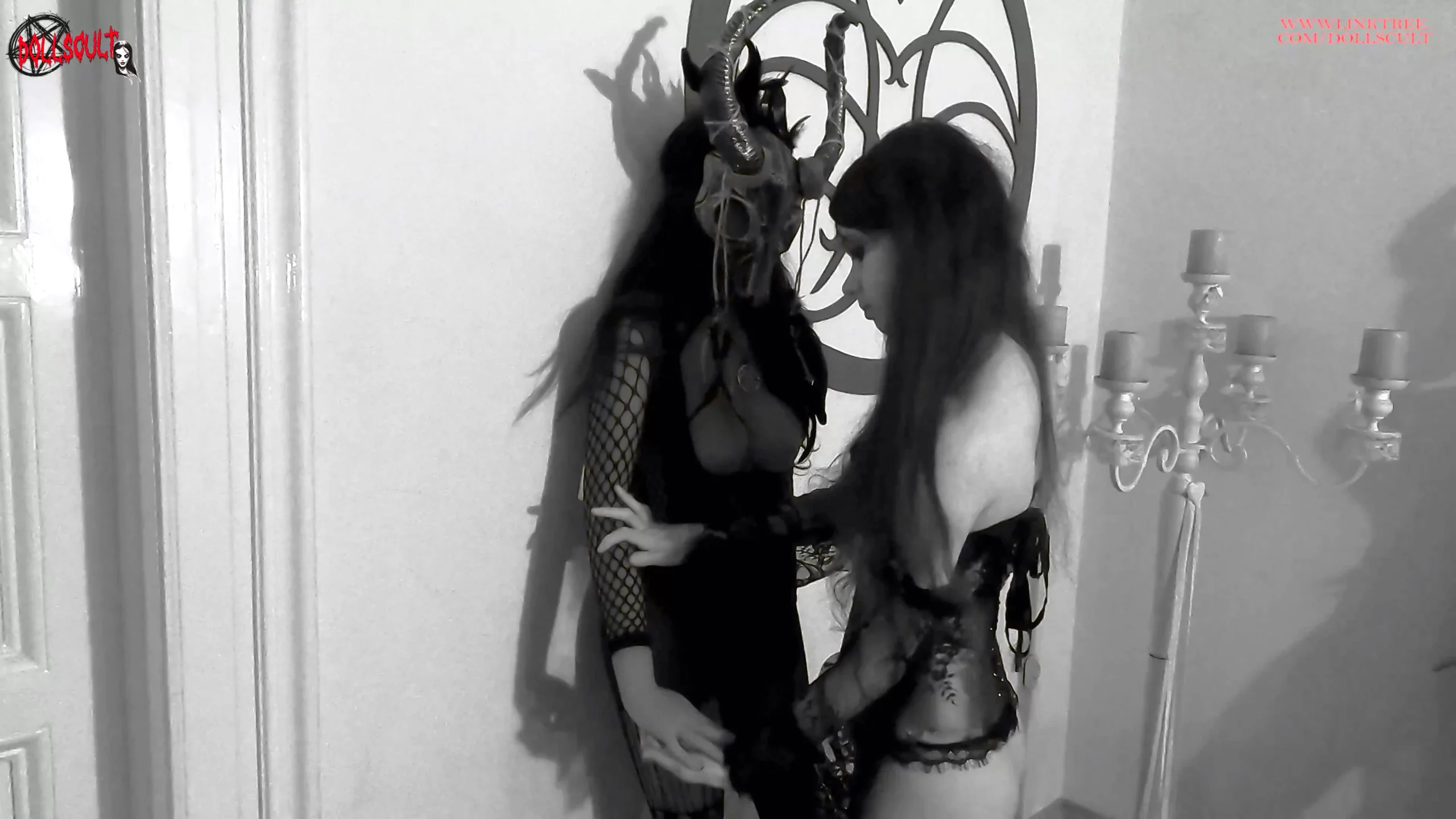 Playing With My Horror Sex Dolls - DOLLS CULT - MP4