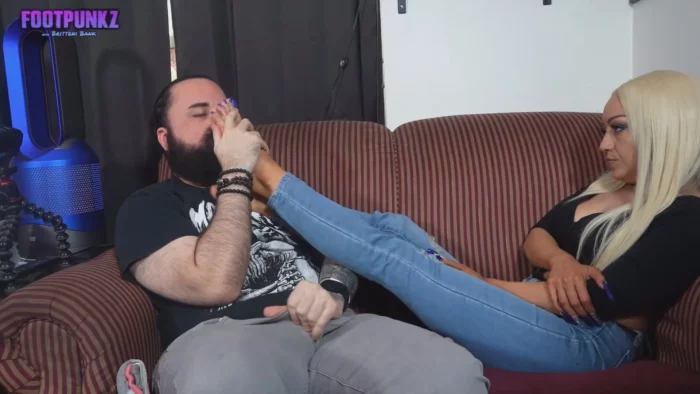 Britteni Bank - Over The Pants Cumshot - FOOTPUNKZ - MP4