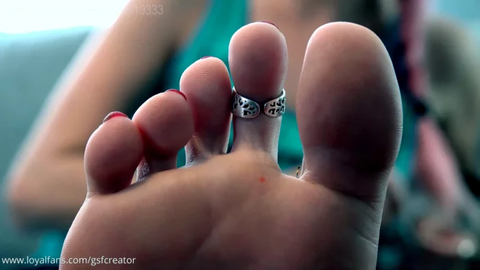 A Meticulous Pedicure Freak - Sfx Epic - Vicky Vixxx - GSFCREATOR / GIANTESS SHRINKING FEET - MP4