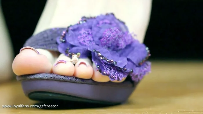 At The Mercy Of Her Toes - Goddess Kissa - GSFCREATOR / GIANTESS SHRINKING FEET - MP4