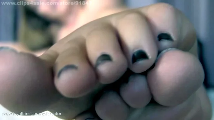 Delicious Toes Treat - Star Nine - GSFCREATOR / GIANTESS SHRINKING FEET - MP4