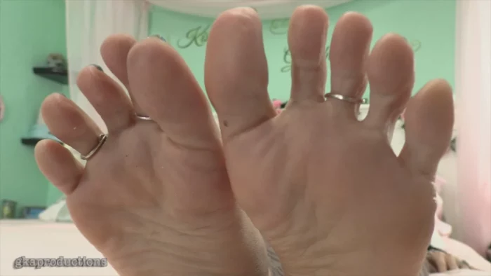 Ginary's Teleporting Feet - A Close - Up Adventure - GINARYS KINKY ADVENTURES / GKA PRODUCTIONS - MP4