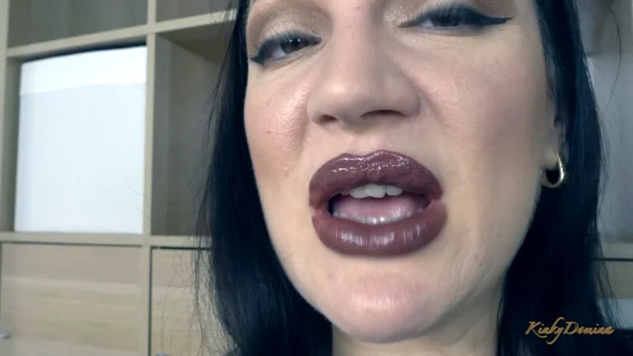 Mesmerizing Juicy Brown Lips Make You Happy - KINKY DOMINA CHRISTINE QUEEN OF NAILS - MP4