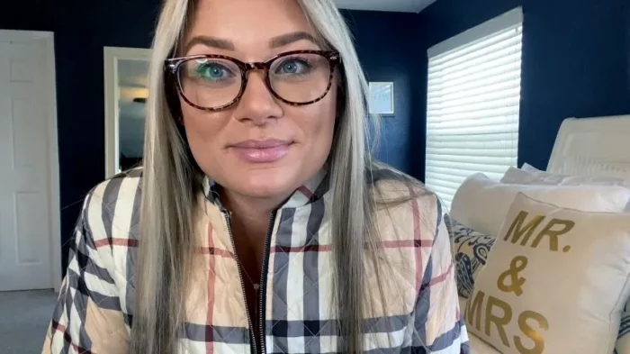 Hot Girls Prefer BBC - LAURAN VICKERS / MOMMY LAURAN - MP4