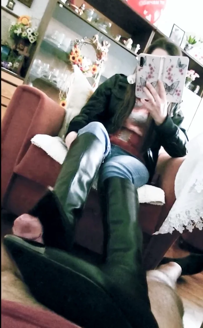 Leather Boots On His Cock - MISTRESS YAMMY BOOTS / MISTRESSYB - MP4