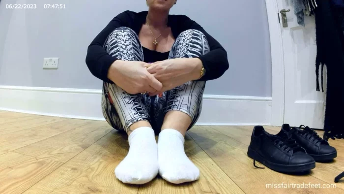 White Socks On - MISS FAIR-TRADE FEET - MP4