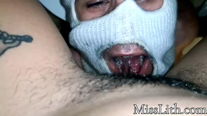 2x1 En Piss Dos Meadas Diferentes En La Boca De Mi - MISS LITH - MP4