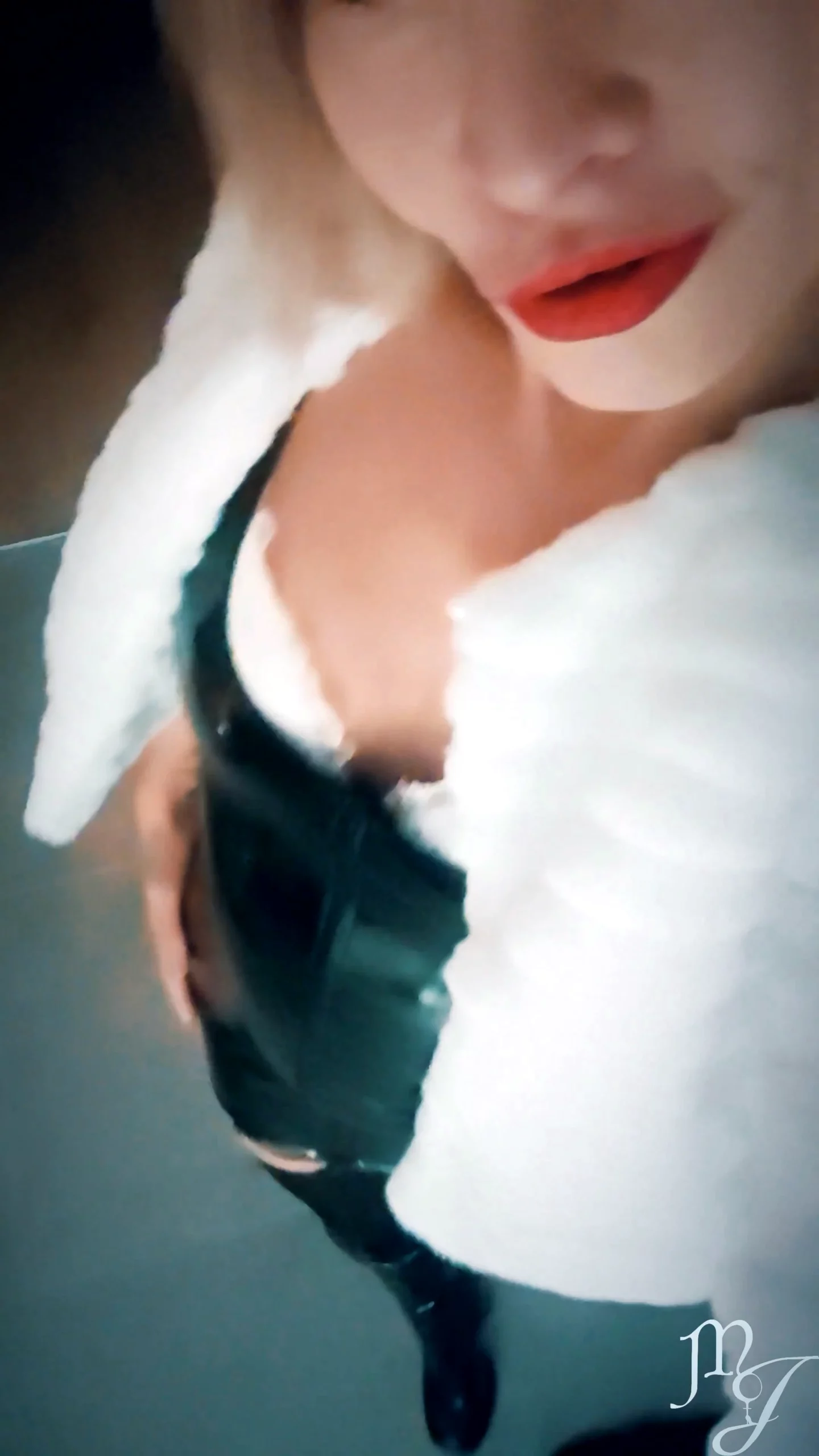 Outfit Of The Day Into My Femdom World - DEESSEJULIA / MAÎTRESSE JULIA - MP4