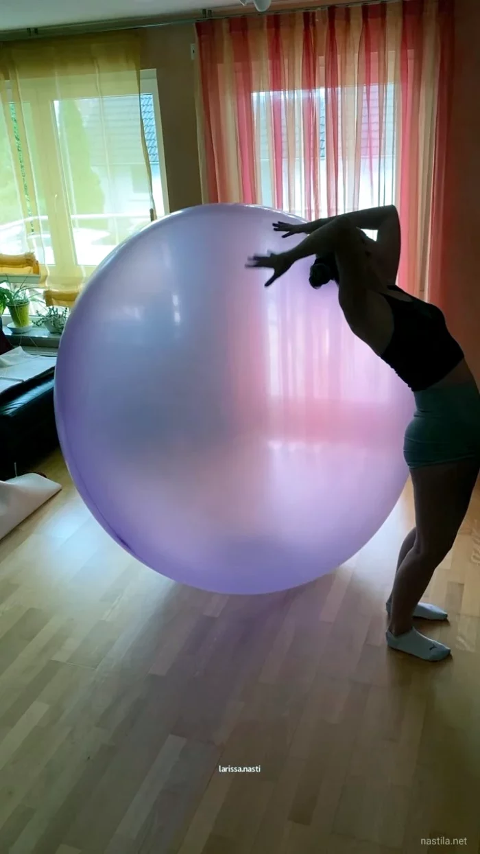 Huge Balloon Pleasure - NASTILA STUDIO - MP4