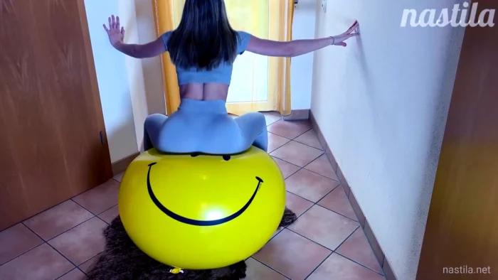 Hot Smiley Balloon Ride - NASTILA STUDIO - MP4