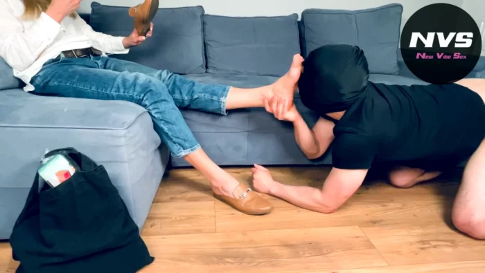 Feet Worship Act! Big Cock Cumshot Under Hot Soles! - NEWVIBESEX - MP4