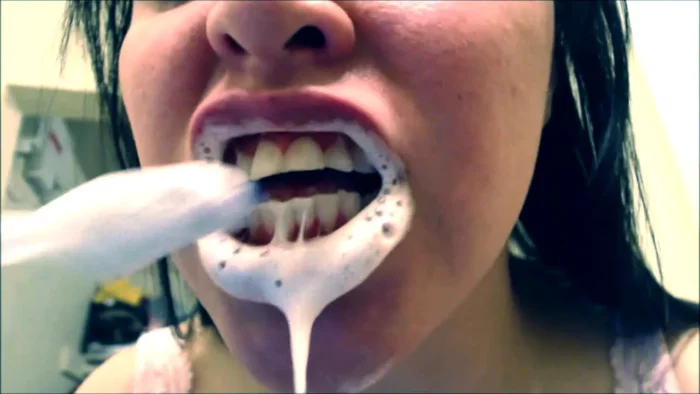 Messy Teeth Brushing - PRINCESSDI / ANGELINA SKYY / GODDESS DIVINA - MP4