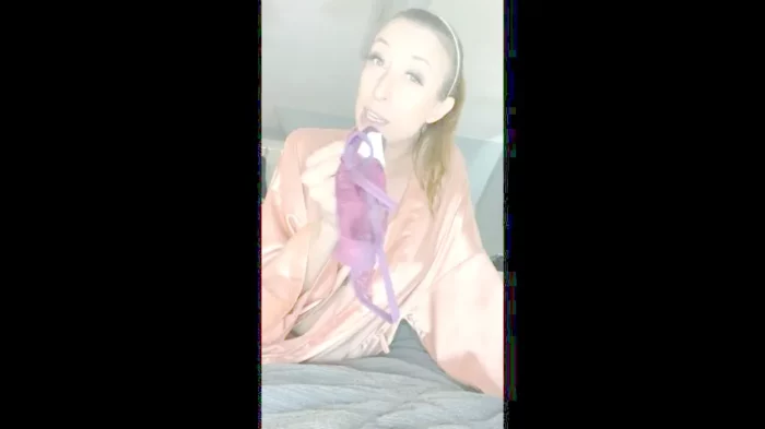 Custom Cum In Mommy - QUEENMOTHERSOLES / QUEENIEMSOLES - MP4