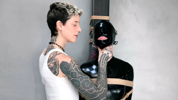 Trussed - REFLECTIVE DESIRE - MP4