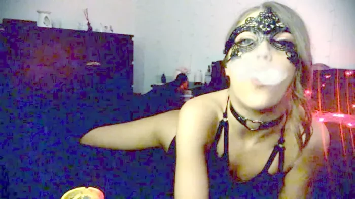 Smoking Goddesss Wants Worshipping - RHIANNON RYDER / RHIANNONRYDER1995 - MP4