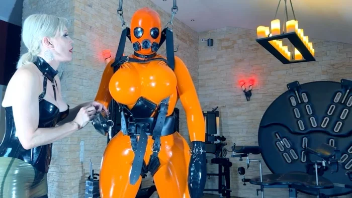 Suspension Bondage With Davina Dust - RUBBERDOLL EMMA LEE - MP4