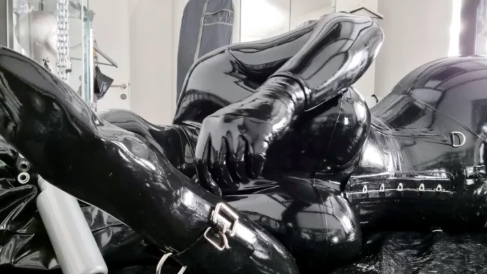 Twinset Full - RUBBERDOLL EMMA LEE - MP4