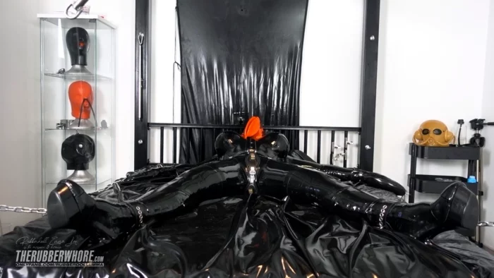 Heavy Rubber Bondage - RUBBERDOLL EMMA LEE - MP4