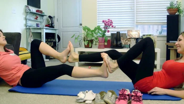 Yoga Pants Foot Wrestle - SEDUCTIVE STUDIOS - MP4