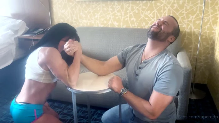 Intimate Arm Wrestling - TAPERED PHYSIQUE - MP4