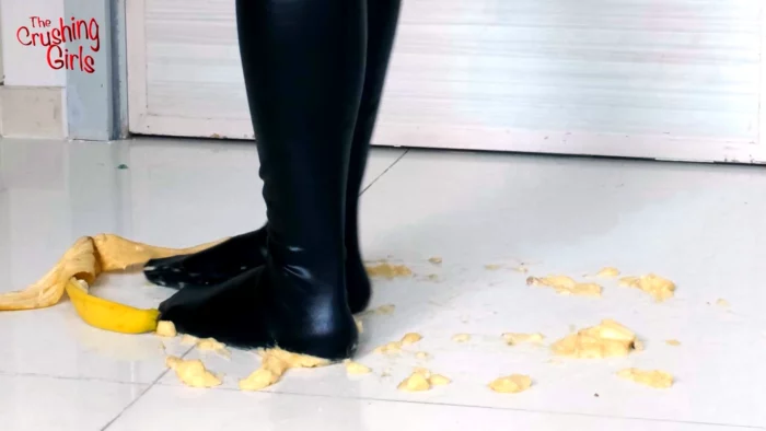 Banana Crush - THE CRUSHING GIRLS - MP4