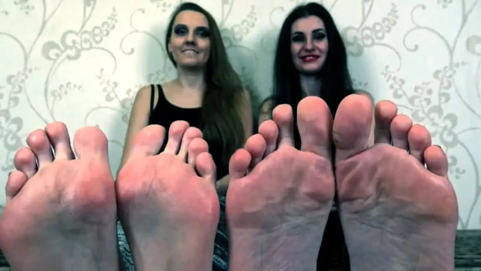 Bare Feet Teasing - UNDERSWEETWEIGHT - MP4