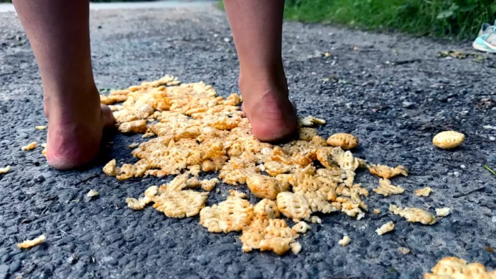 Foot Crushing Crisps - WAMGIRLX - MP4