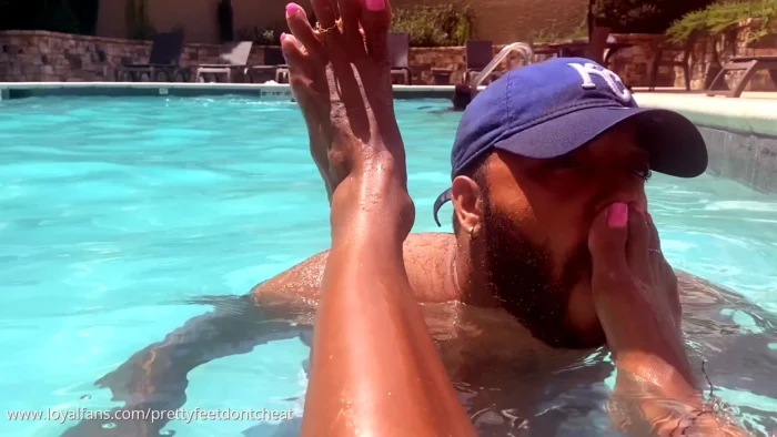 Public Pool Foot Worship - YOUR HIGHNESS OF PFDC / PRETTY FEET DONT CHEAT - MP4