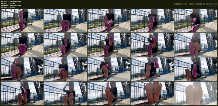 Public Sock Removal On The Bridge - YOUR HIGHNESS OF PFDC / PRETTY FEET DONT CHEAT - MP4