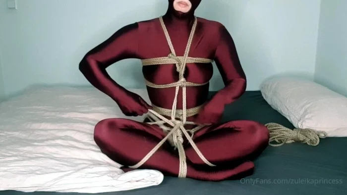 My Little Self-Bondage In Zentai - ZULEIKA PRINCESS / KINKY PRINCESS Z - MP4